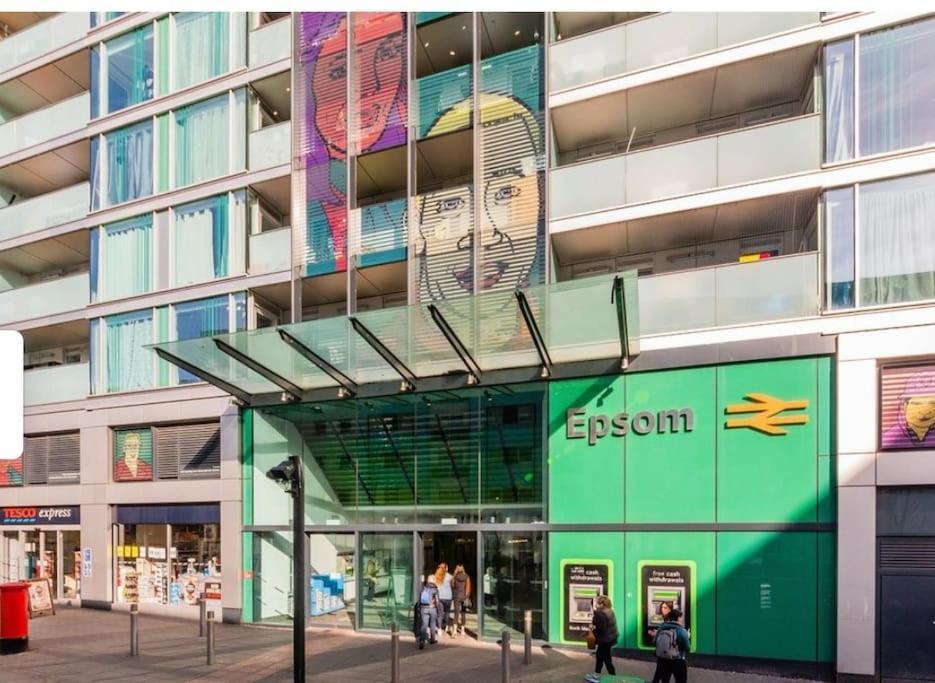 Bright Fun Relaxing Apartment In The Heart Of Epsom Exterior foto